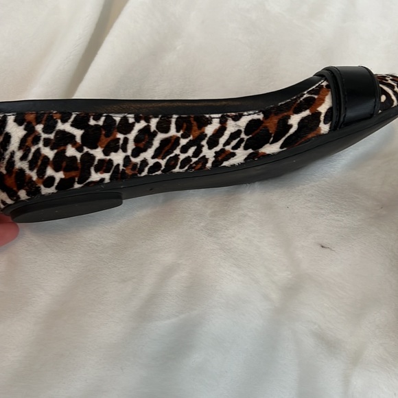 Tory Burch Calf Skin flats - Picture 3 of 5